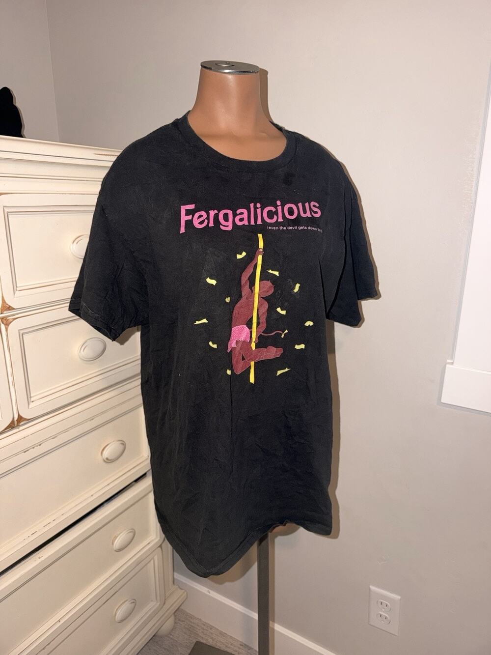 Fergalicious Tee Shirt Pole Dancing Rustic Black Size Large
